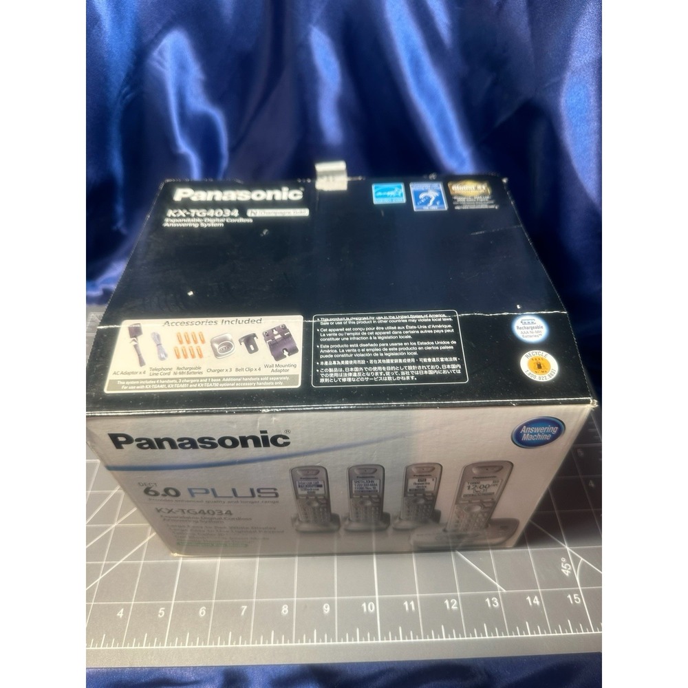 Panasonic 6.0 Plus Expandable Digital Cordless Answering System KX-TG4034 4pk - Picture 7 of 9
